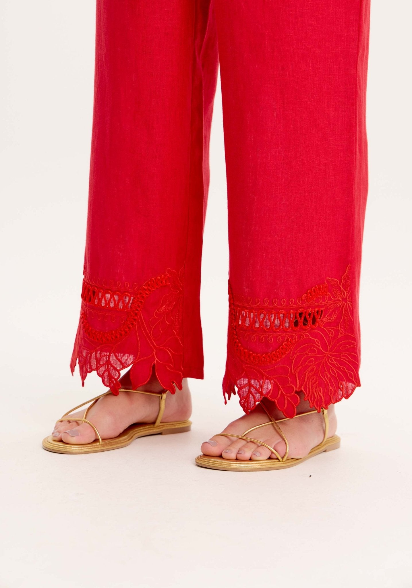 AMAR RED LINEN SET